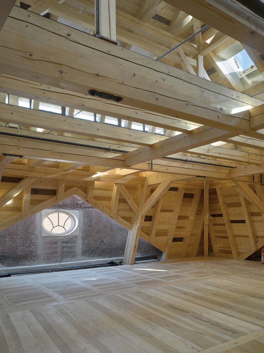 PALÁC NÁRODNÍ - DRN